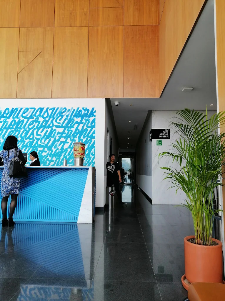 Recepción de oficinas en Monterrey de S&C